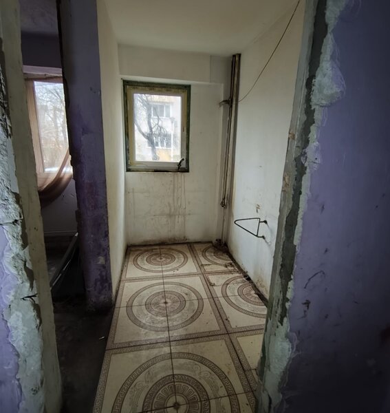 Piata Delfinului, Chisinau, Dobrina